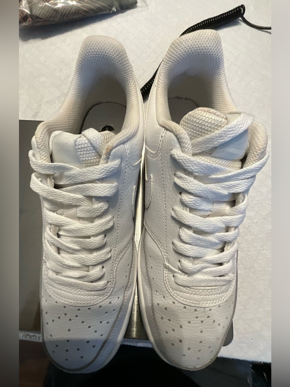 Nike Men's White Low-Top Leather Sneakers